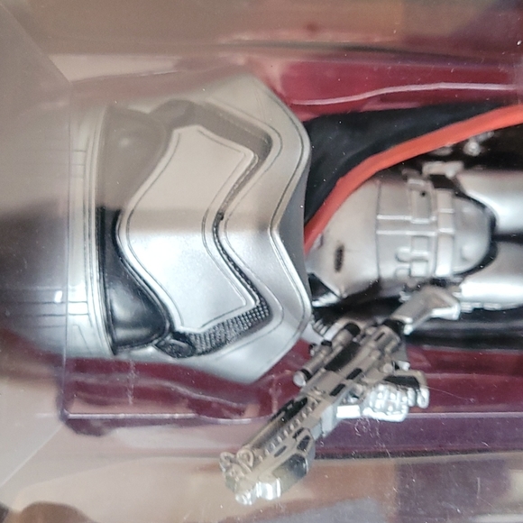 Star Wars - Captain Phasma Bobblehead - Picture 4 of 6